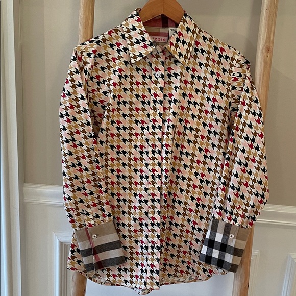 Tizzie’s Women's Multicolor Houndstooth Button Down Shirt with Contrast Cuffs - Picture 1 of 6